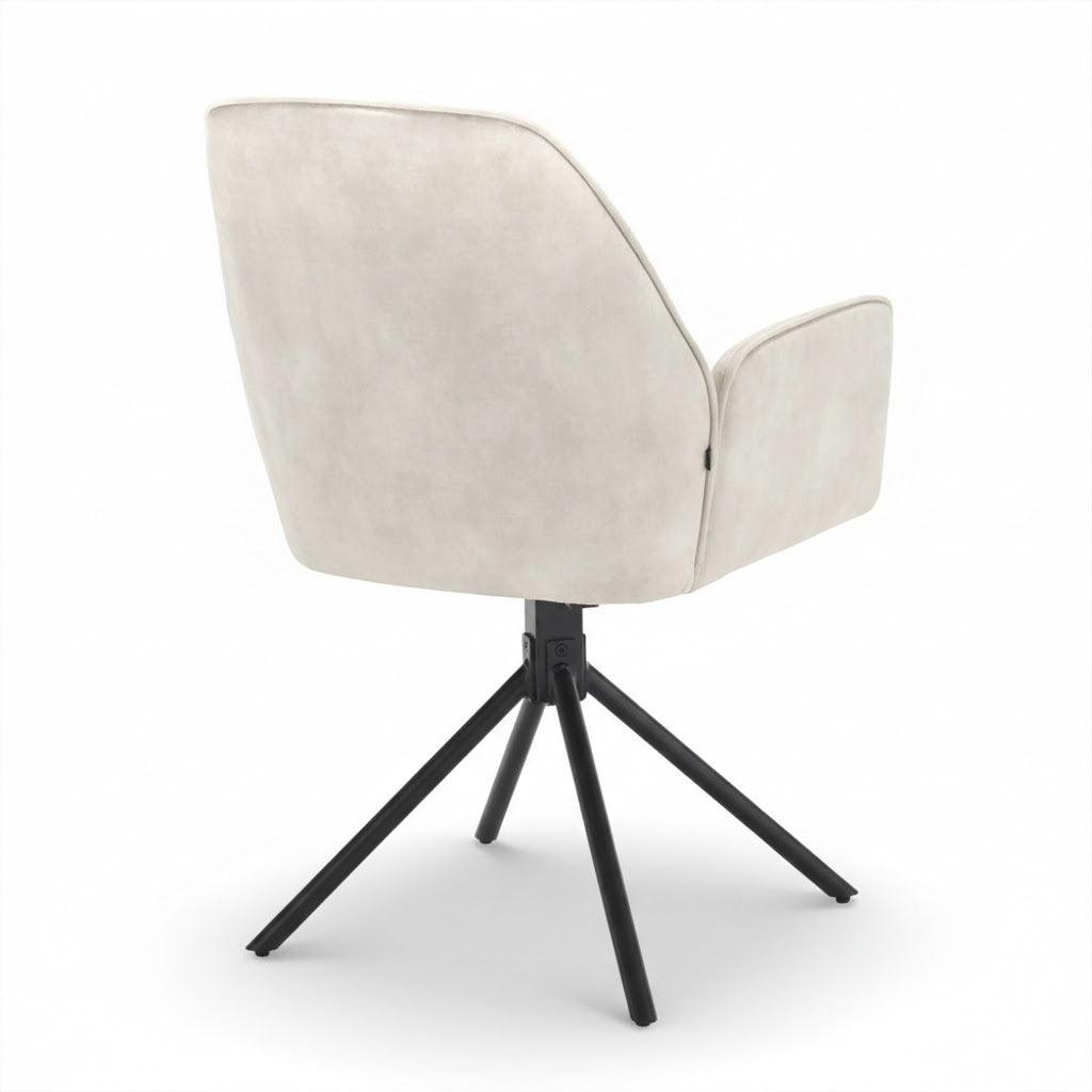 Luxe draaibare eetkamerstoel Noah Adore 10 Oyster van Benoa met fluwelen bekleding en zwart metalen onderstel op een witte achtergrond.