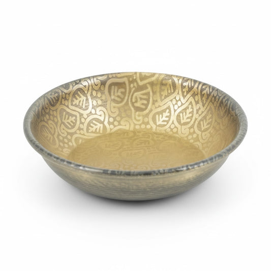 Goudkleurig metalen schaaltje van 11 cm met gedetailleerde bloemenprint en lichte schaduw op een witte achtergrond, Rimisa.