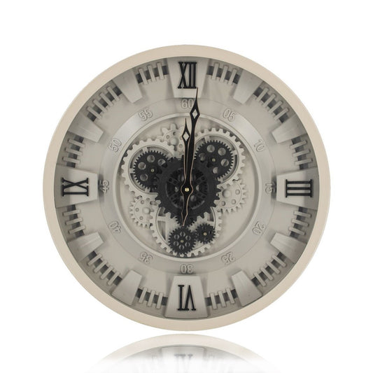 Stoere industriële wandklok Chippy met draaiende tandwielen en Romeinse cijfers in een licht beige setting, 46cm doorsnede van Rimisa.