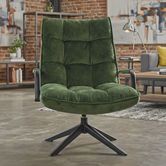 Sfeervolle productvideo van de groene velours draaifauteuil Hidde die 360 graden ronddraait in een modern-industrieel interieur Rimisa