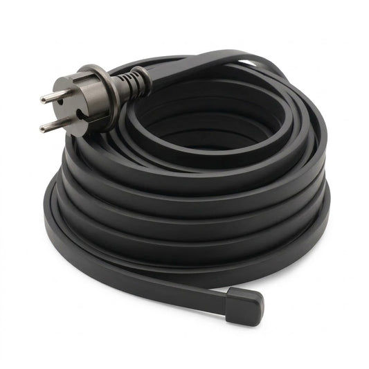 Hoogwaardige zwarte rubberen prikkabel IP44 met 2x1.5mm2 aderdikte, voorzien van gemonteerde Schuko stekker en eindkapje voor buitenverlichting van Rimisa.
